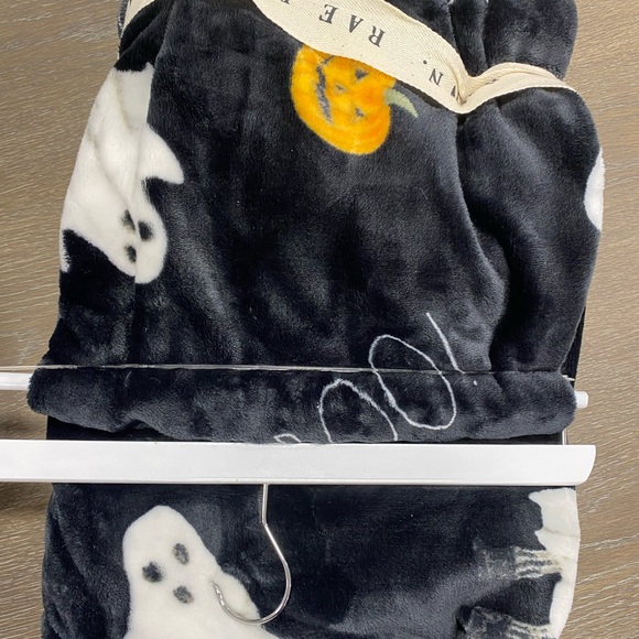 rae dunn boo blanket - Picture 3 of 3
